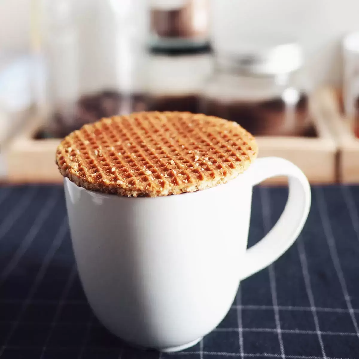 Le Chic Patissier Stroopwafels 40 Pack – Classic Dutch Caramel Syrup Waffles