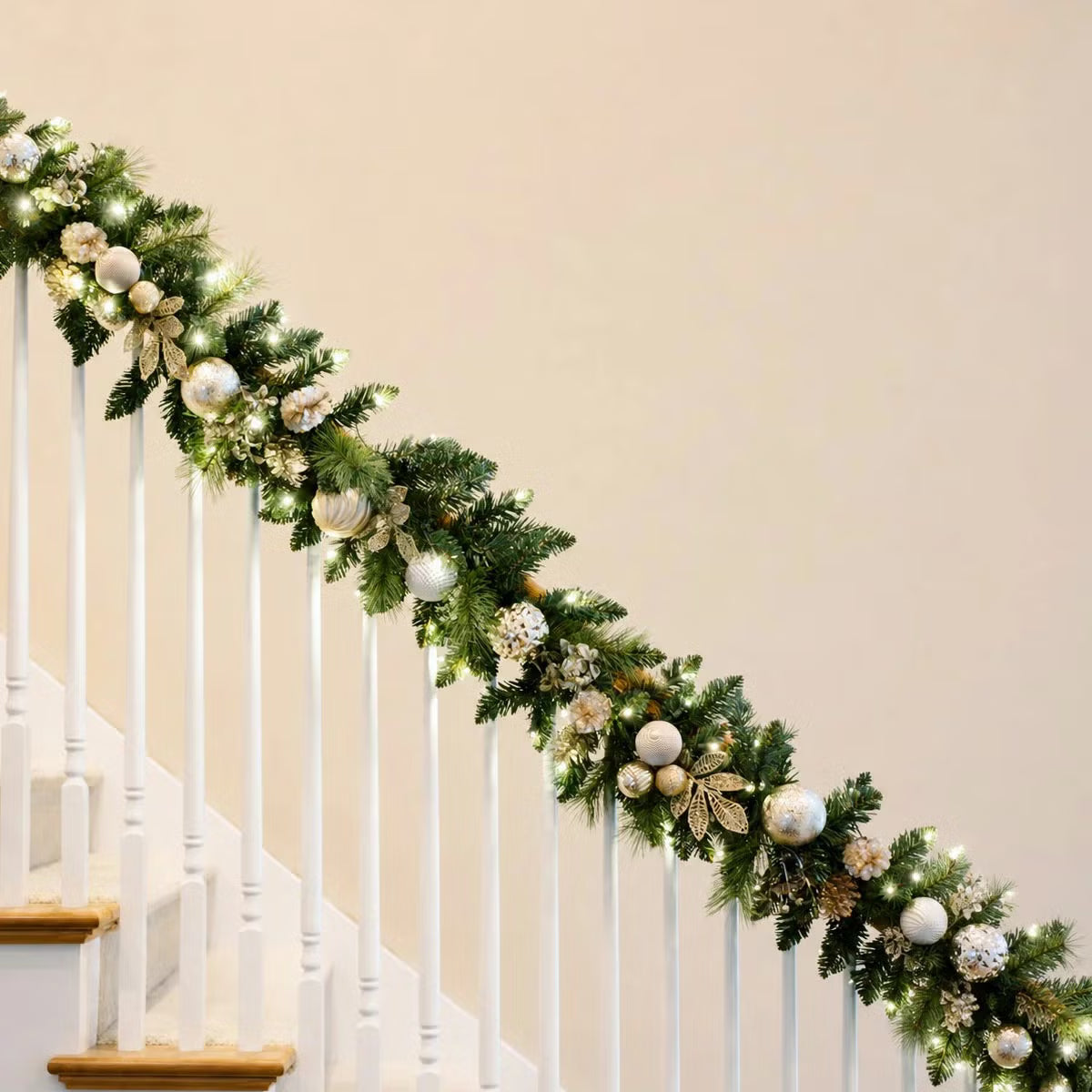 9 ft Pre-lit Christmas Artificial Garland With Twinkling LED Lights Metallic