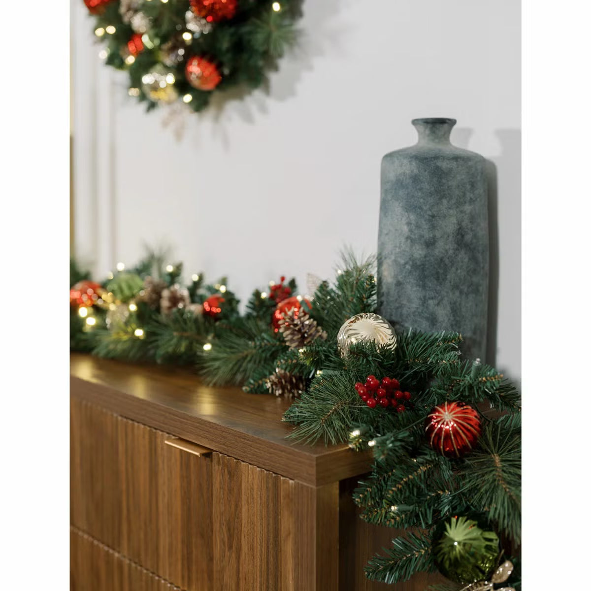 9 ft Pre-lit Christmas Artificial Garland With Twinkling LED Lights RED