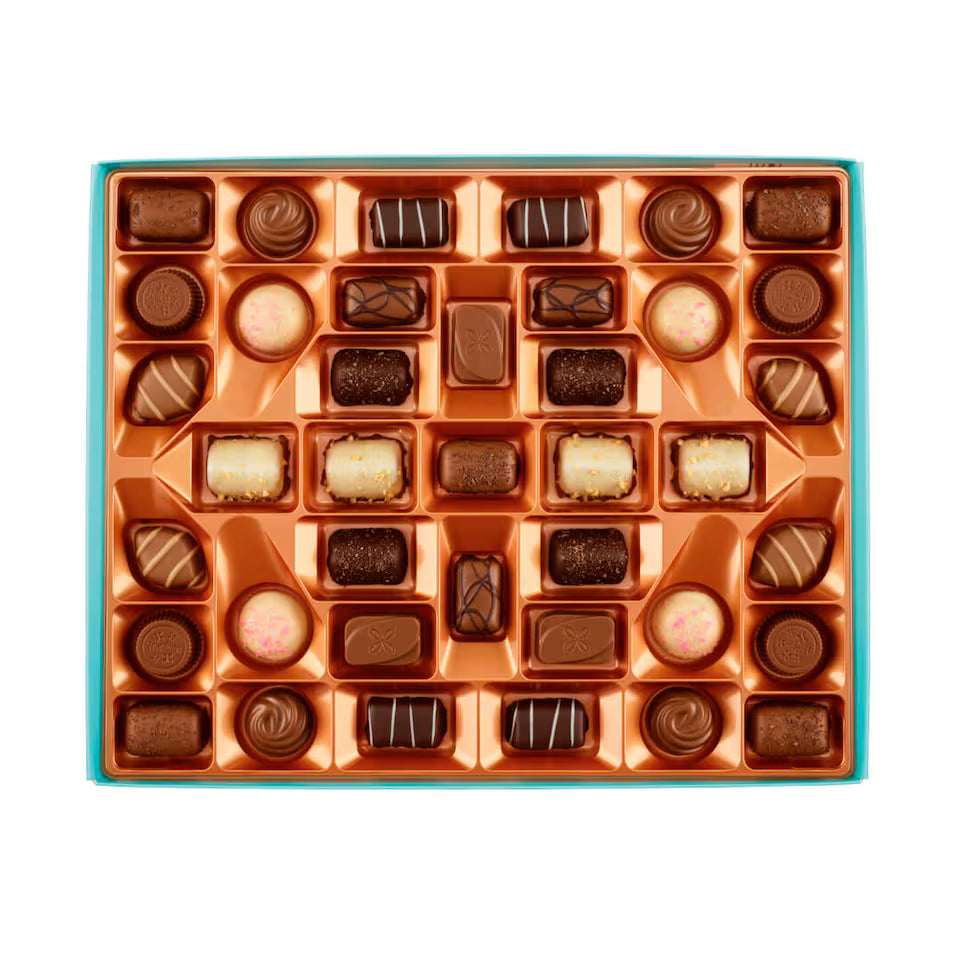Thorntons Classic Collection Of Milk, Dark & White Chocolate 449G (Pack of 1)